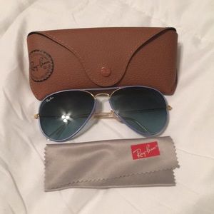 RAY BANS BARELY WORN !! Case included